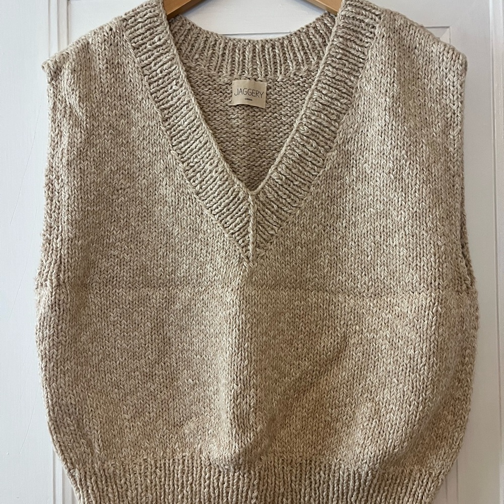 Jaggery lunes vest